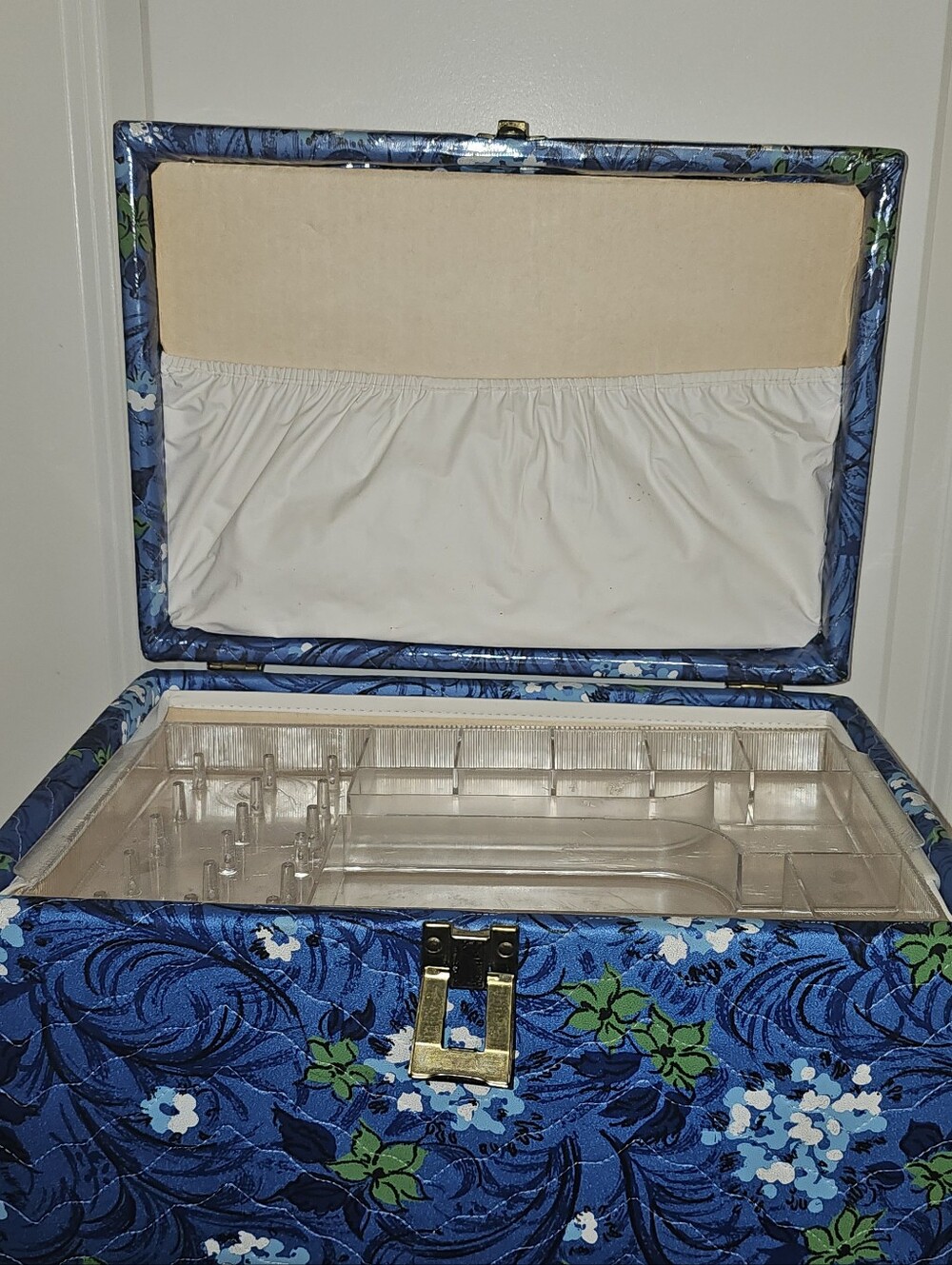 MID CENTURY Sewing Box - Picture 10 of 16